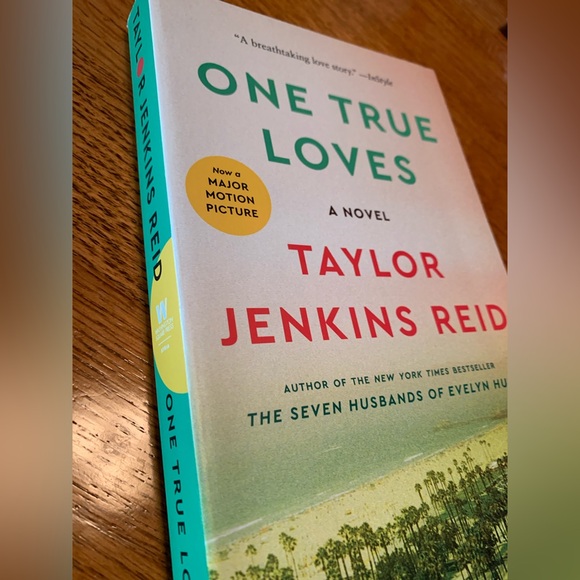 Taylor Jenkins Reid: One True Loves - Picture 2 of 2